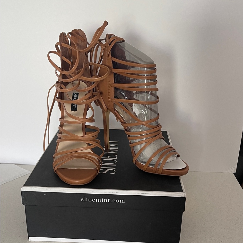 Shoemint Women's Tan Strappy Heels size 7 Brand New